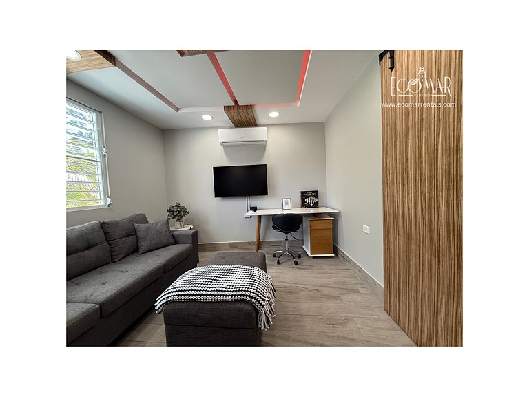 EcoMar Rentals #4: Near Beach Couple's Tropical Retreat