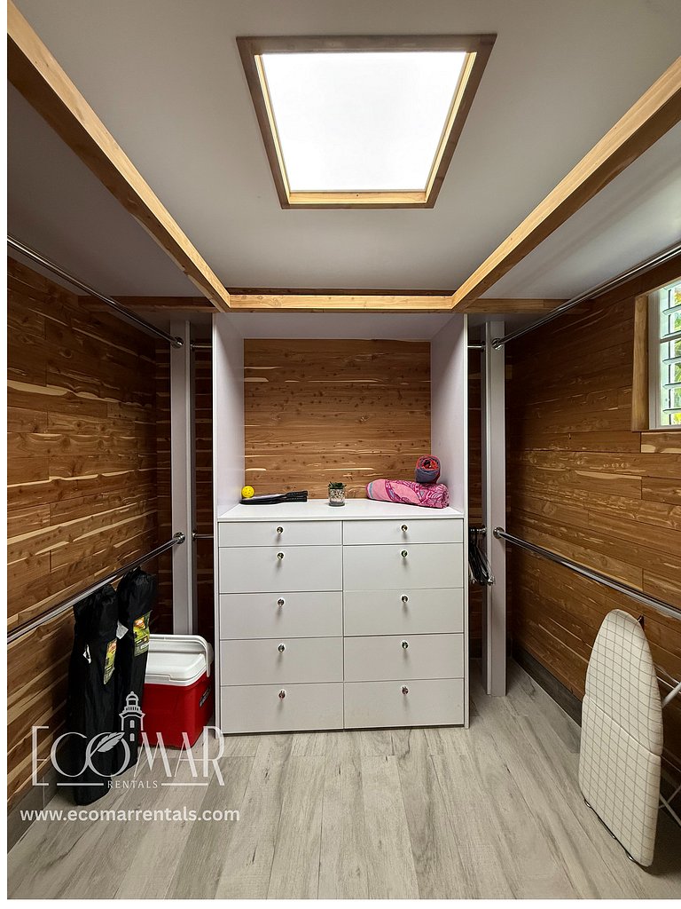 EcoMar Rentals #4: Near Beach Couple's Tropical Retreat