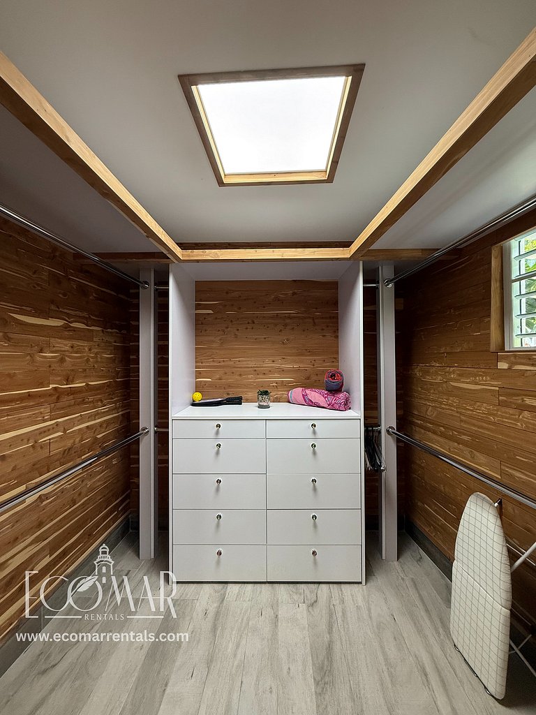 EcoMar Rentals #4: Near Beach Couple's Tropical Retreat